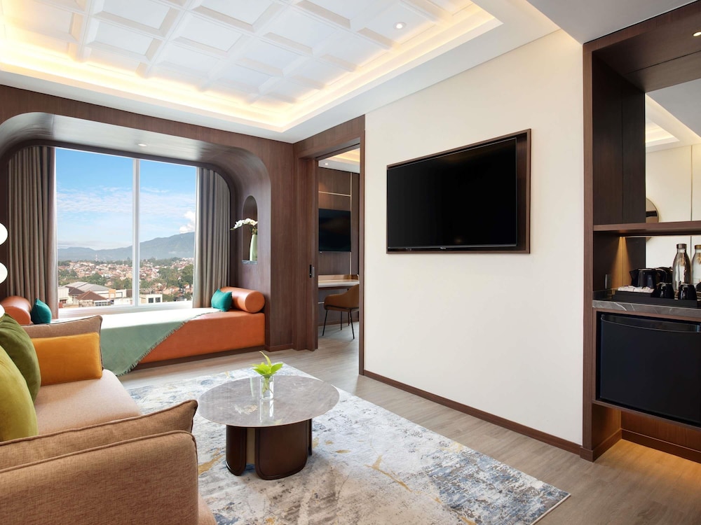 Privilege, Suite, 1 King Bed photo 2