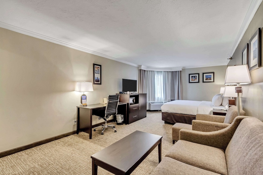 Studio Suite, 1 Queen Bed with Sofa bed, Non Smoking