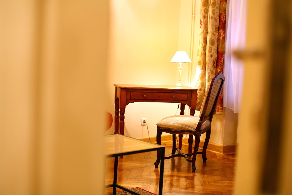 Deluxe Apartment photo 2