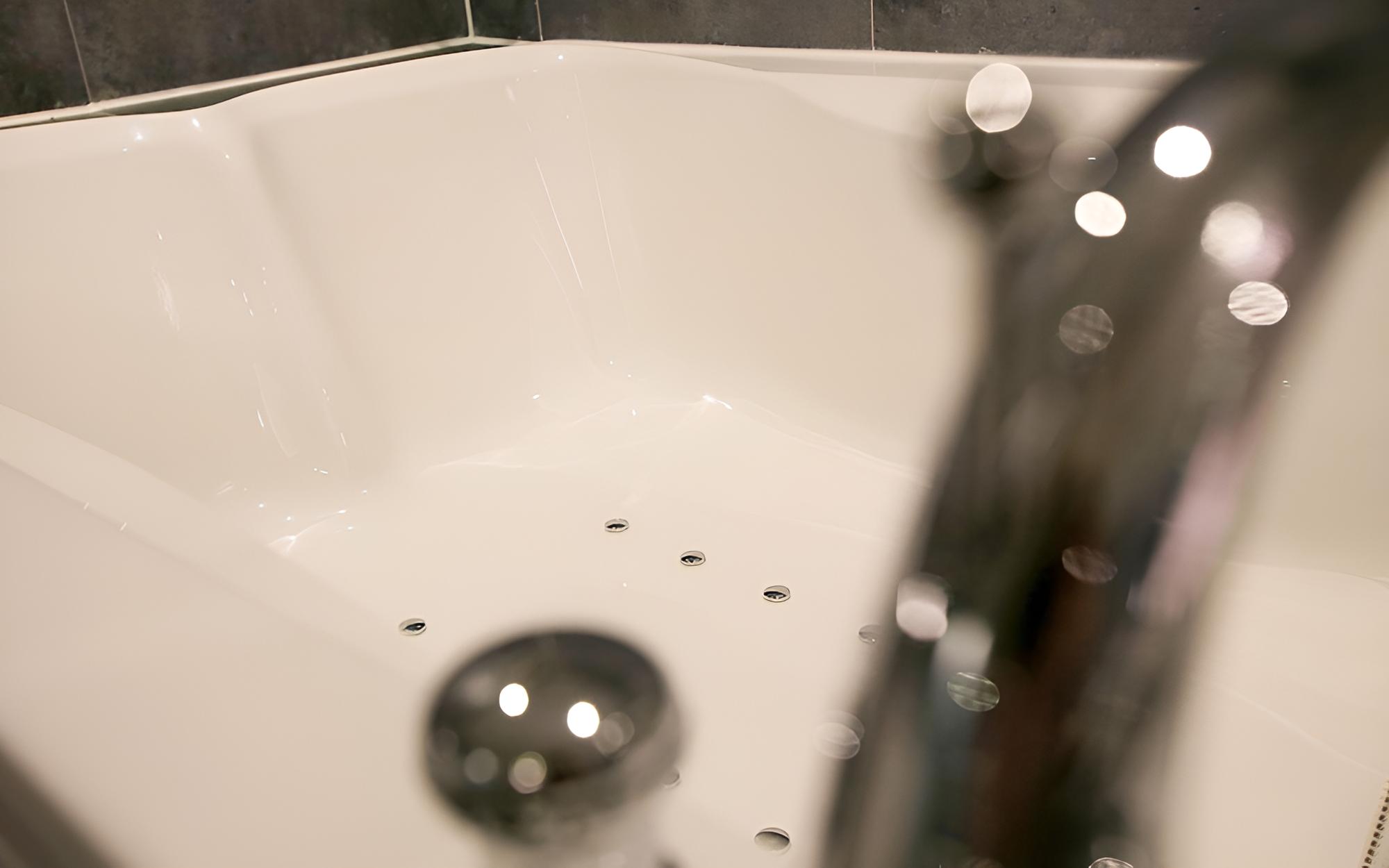Room (VIP Cinema A (Netflix Wave Disney+ av) - Photo 12