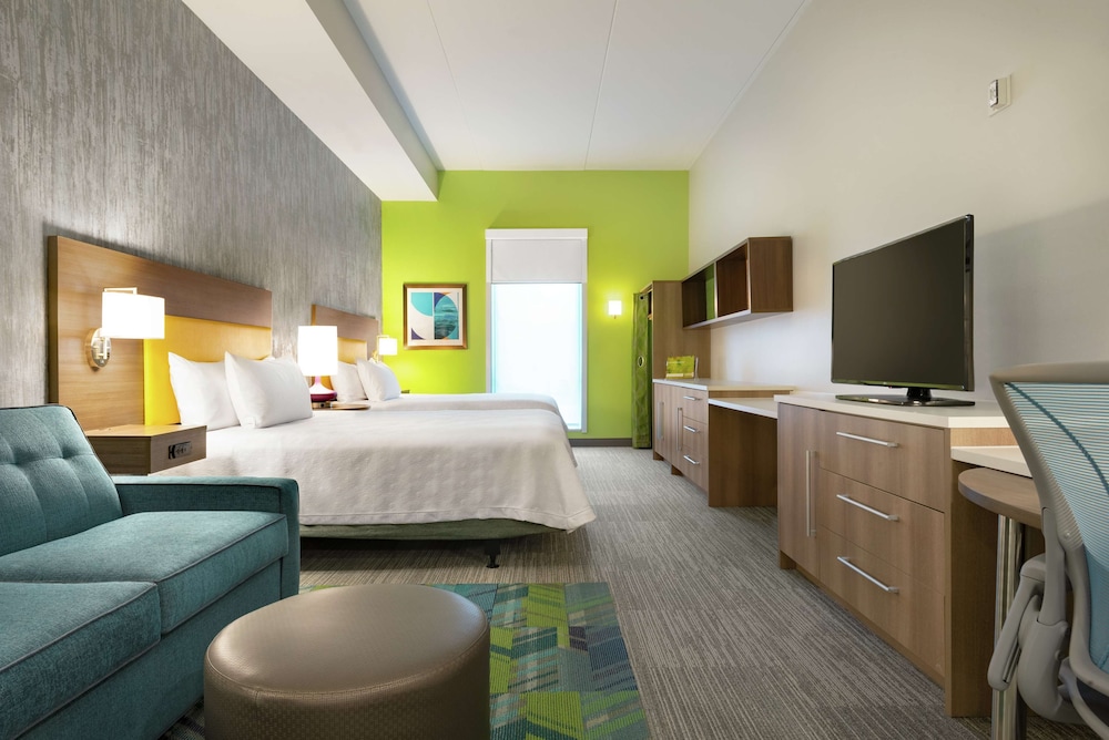 Studio, 2 Queen Beds, Accessible (Mobility & Hearing, Roll-in Shower) photo 3