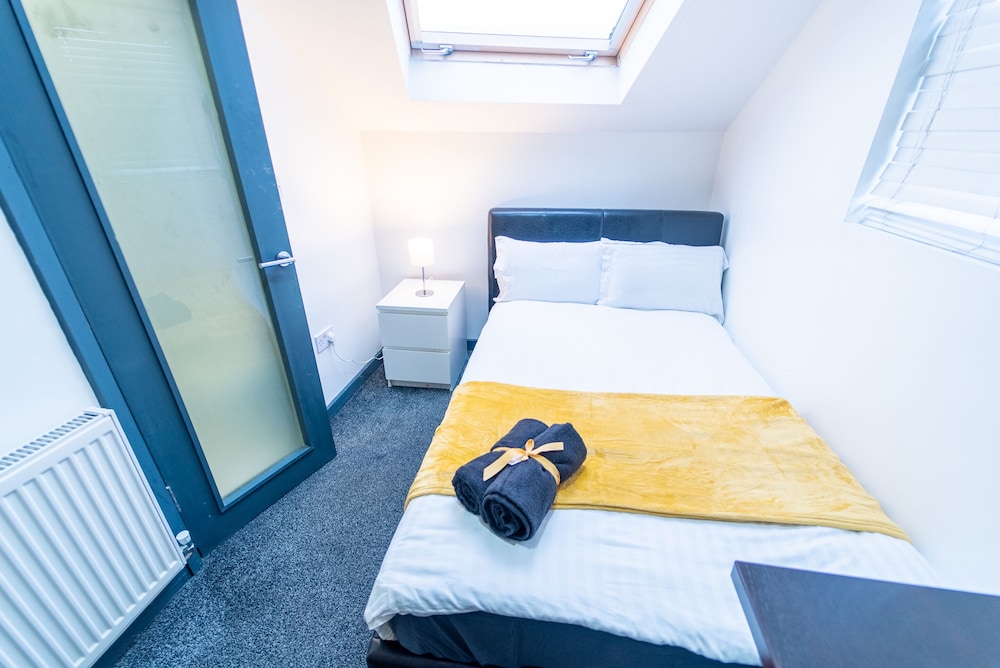 Standard Studio, Ensuite (Studio 10) - Photo 8