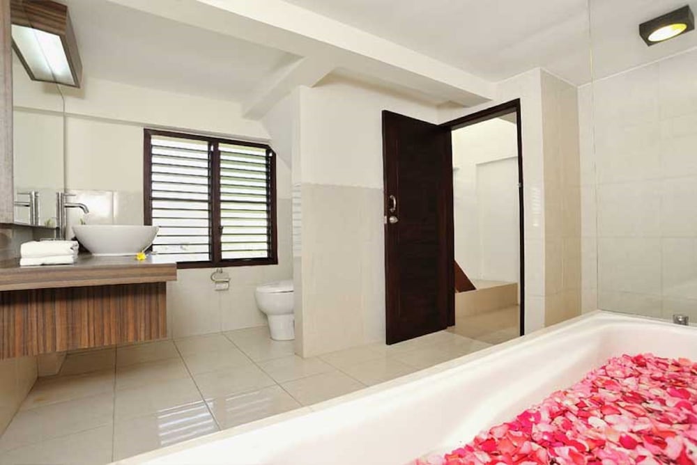 Suite - Photo 4