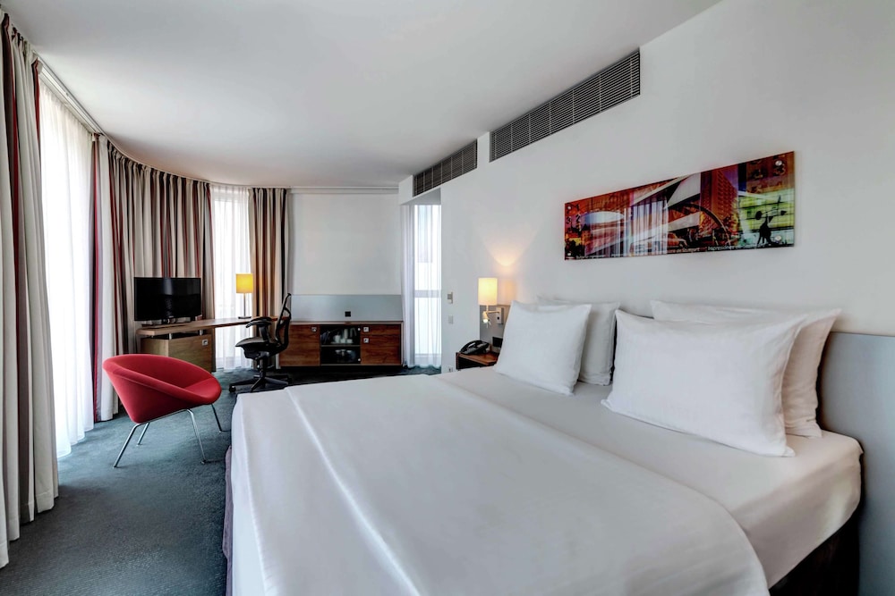 Family Room, 1 King Bed, Connecting Rooms