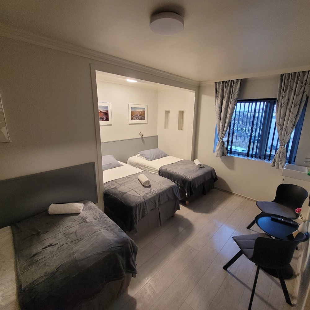 Classic Triple Room, 3 Twin Beds photo 2