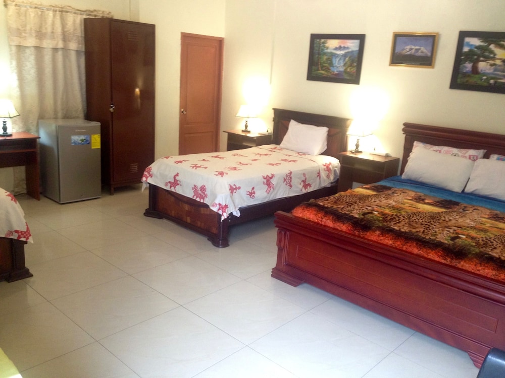Family Quadruple Room, 1 Bedroom, Private Bathroom, Ground Floor photo 3