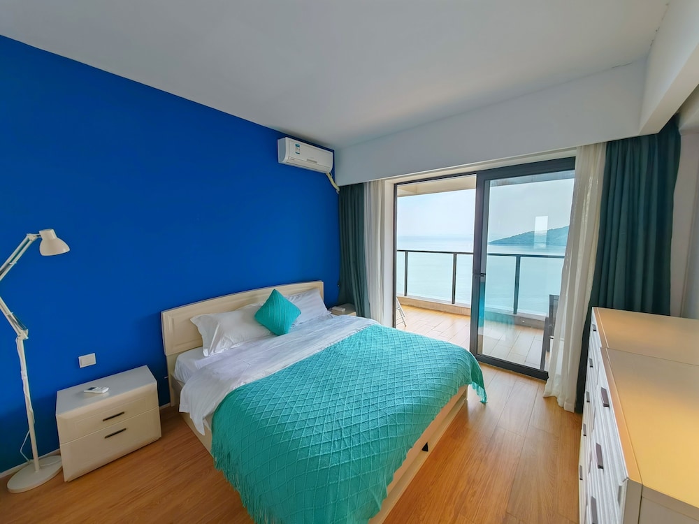 Superior Suite, 1 King Bed, Sea View photo 2