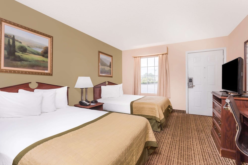 Room - Photo 1