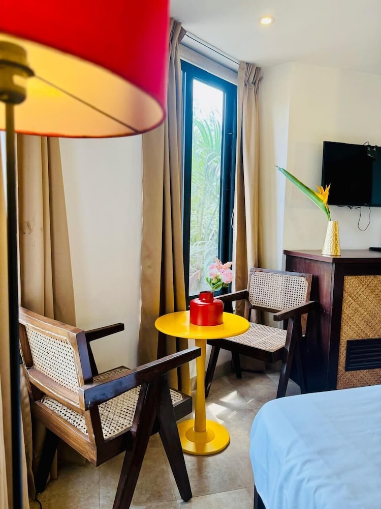Deluxe Double or Twin Room - Photo 10
