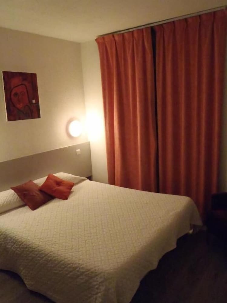 Basic Triple Room