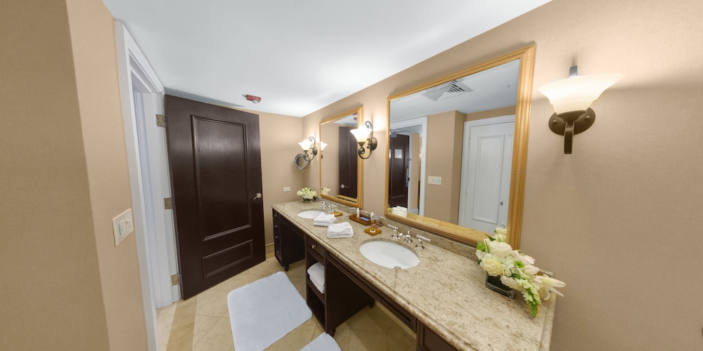 Suite, 2 Bedrooms (Lanai) - Photo 5