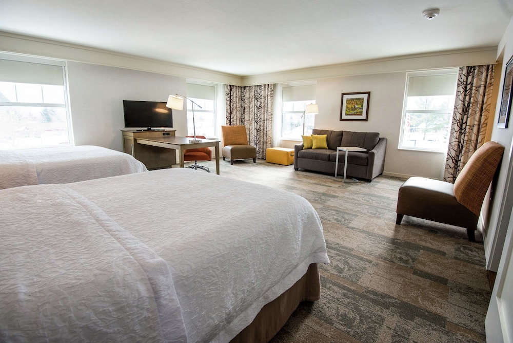 Studio, 2 Queen Beds, Non Smoking, Refrigerator & Microwave (Wet Bar)