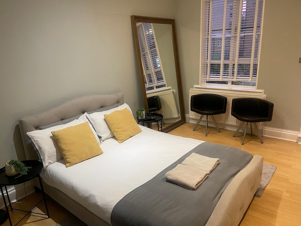 Deluxe Studio 2nd Floor