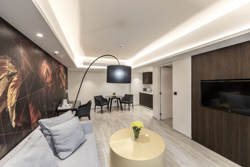 Executive Suite (Triple) - Photo 10