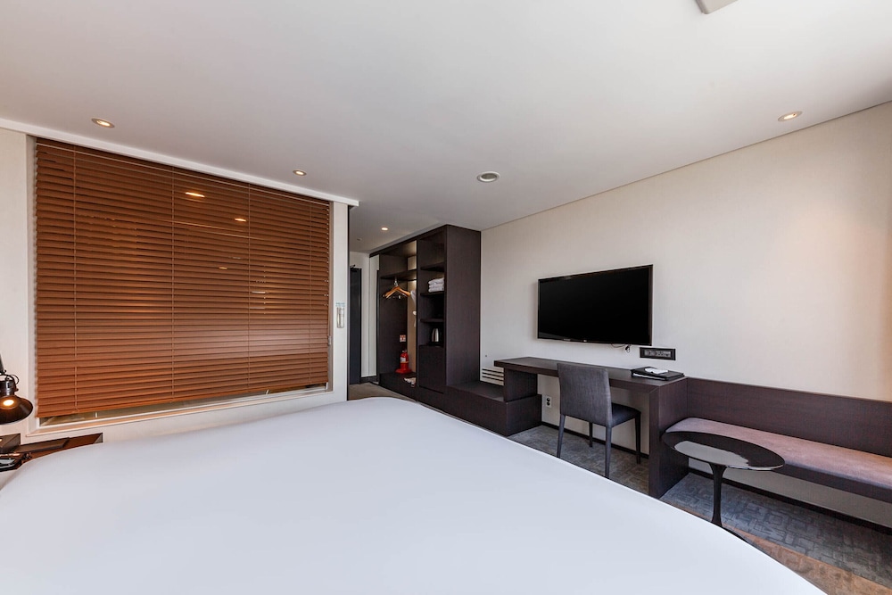Family Double Room (Hollywood bed) - Photo 8