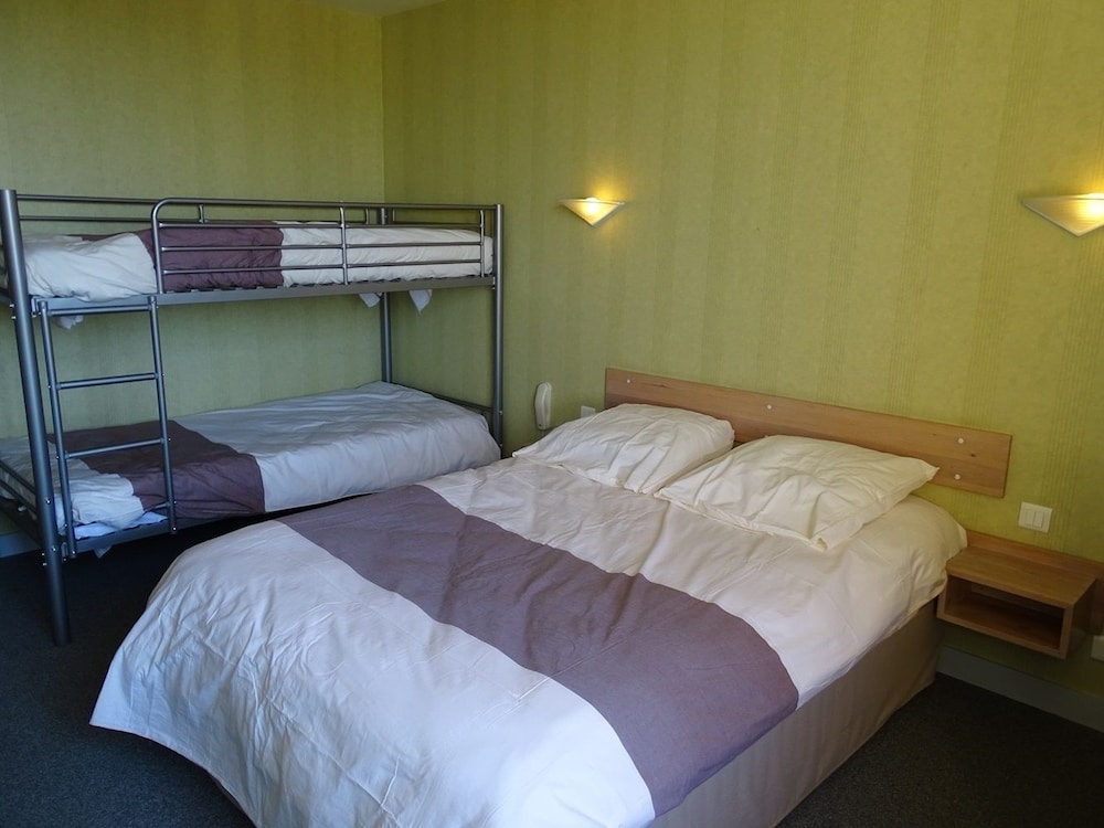 Classic Room, Multiple Beds photo 3
