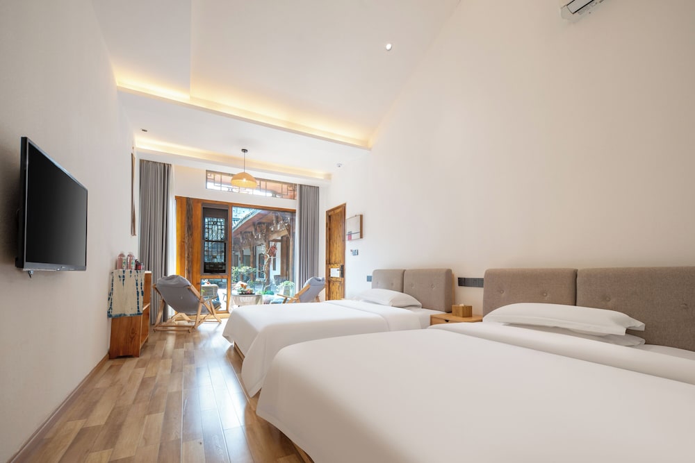 Superior Twin Room, Courtyard View
