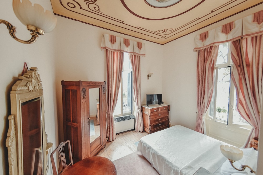 Mansion Junior Suite with Partial Sea View