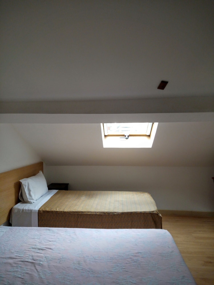 Economy Room, 2 Twin Beds photo 3