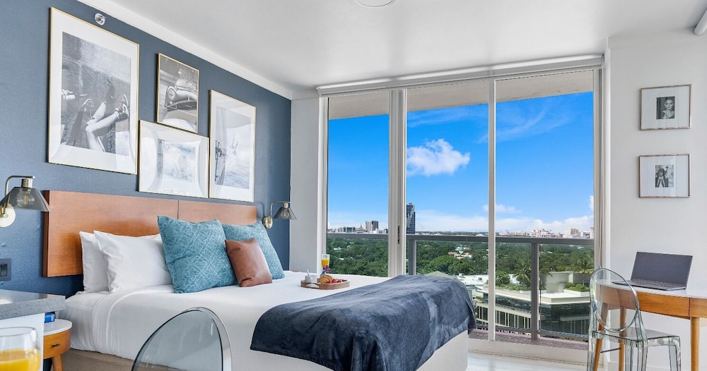 Deluxe Studio Suite, Kitchenette, City View1410.02