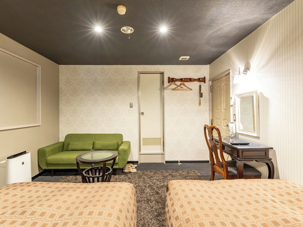 Superior Twin Room, Non Smoking - Photo 7