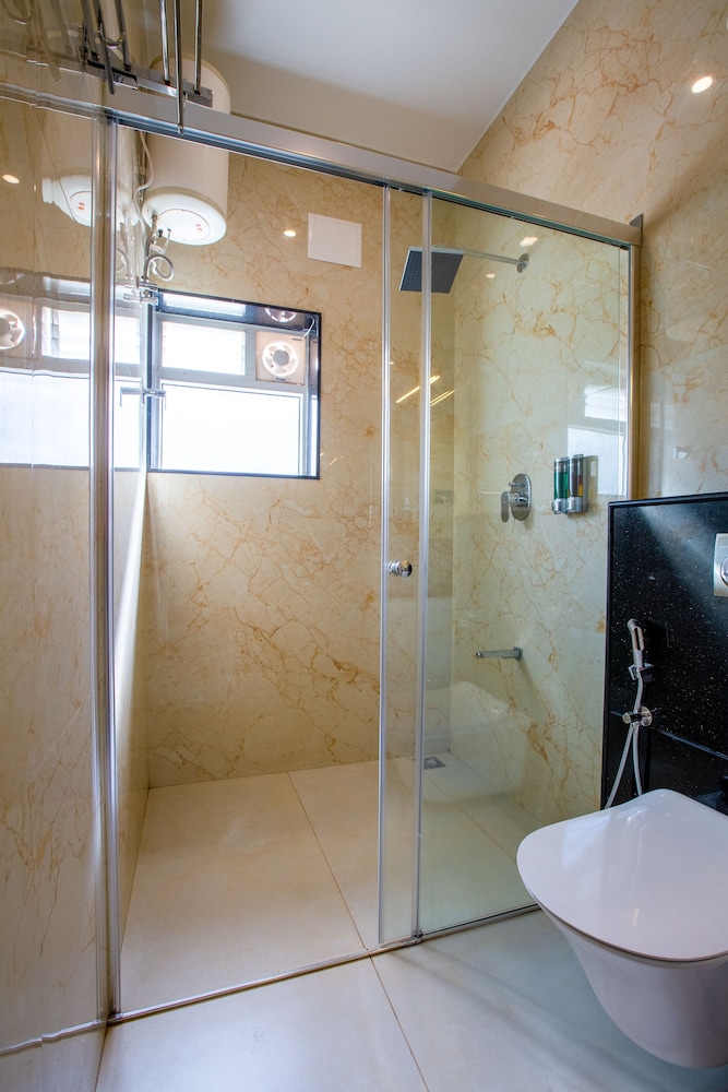 Premium Room - Photo 6