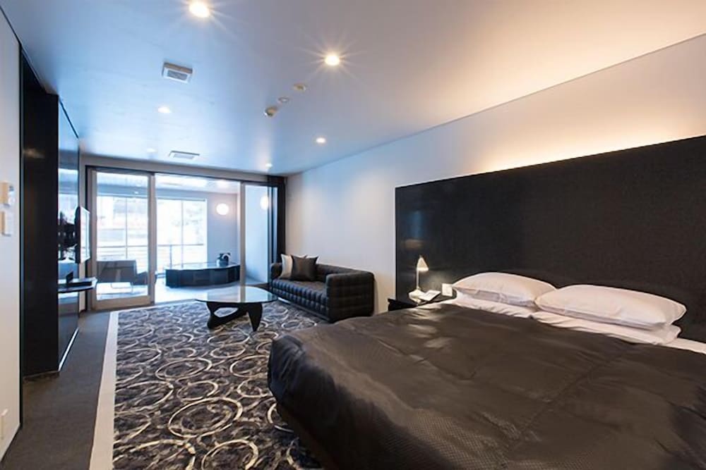 Suite with Mist Sauna, Large Double photo 2