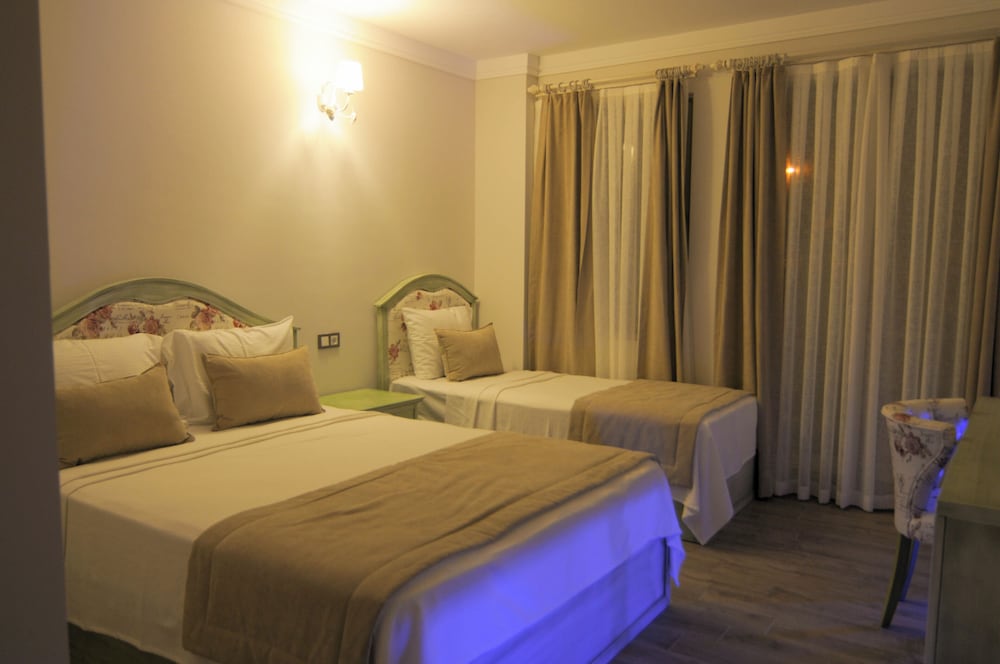 Comfort Triple Room, 1 Bedroom, Non Smoking, Garden View photo 1
