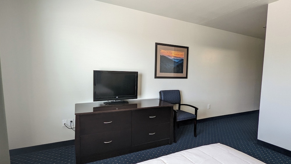 Standard Room, 1 Queen Bed, Non Smoking photo 3