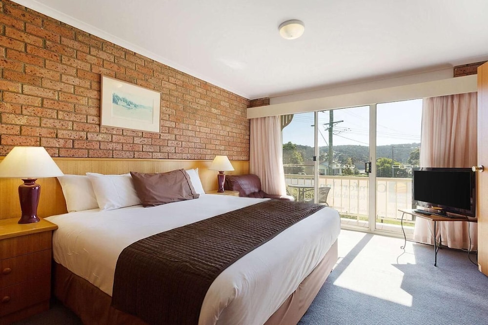 Deluxe Room, 1 King Bed photo 1