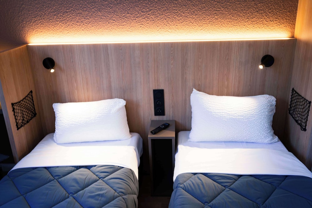 Standard Room, 2 Twin Beds - Photo 20