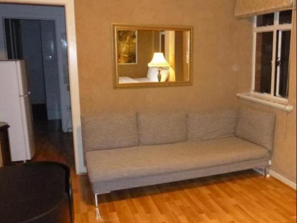 Superior Studio with Ensuite photo 3
