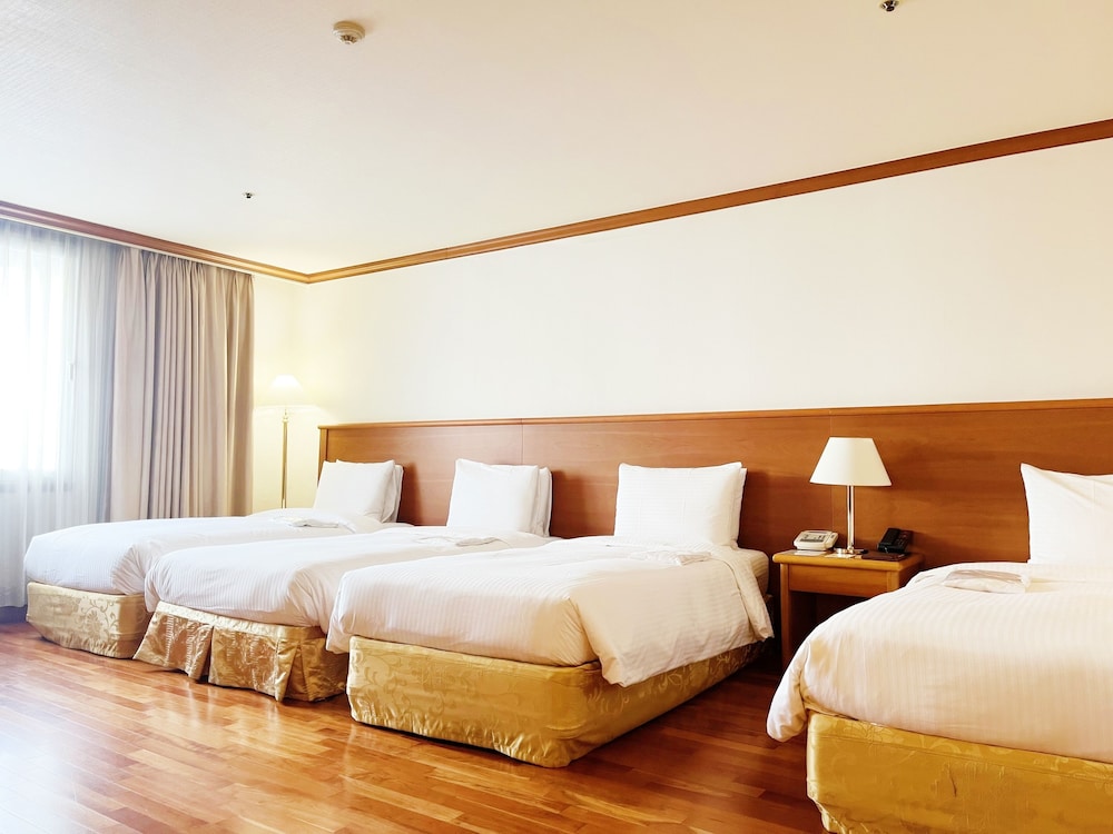 Quadruple Room - Photo 11