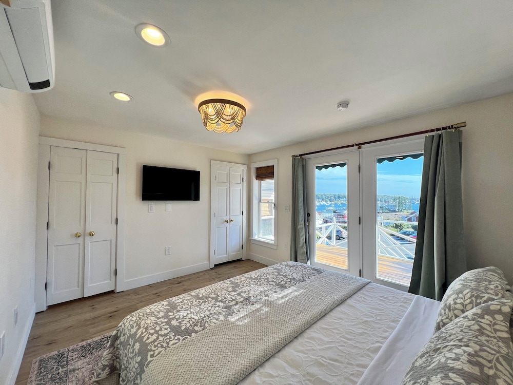 Executive Room, 1 King Bed, Balcony, Ocean View