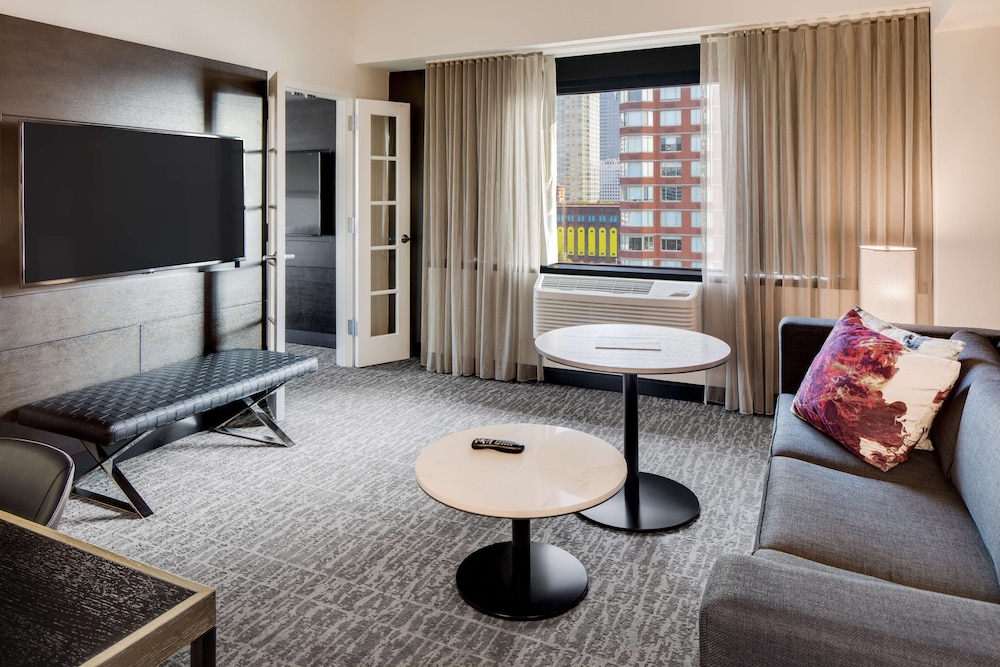 Premier Suite, 2 Double Beds, City View photo 2