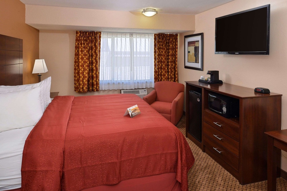Room, 1 King Bed, Accessible, Non Smoking - Photo 2