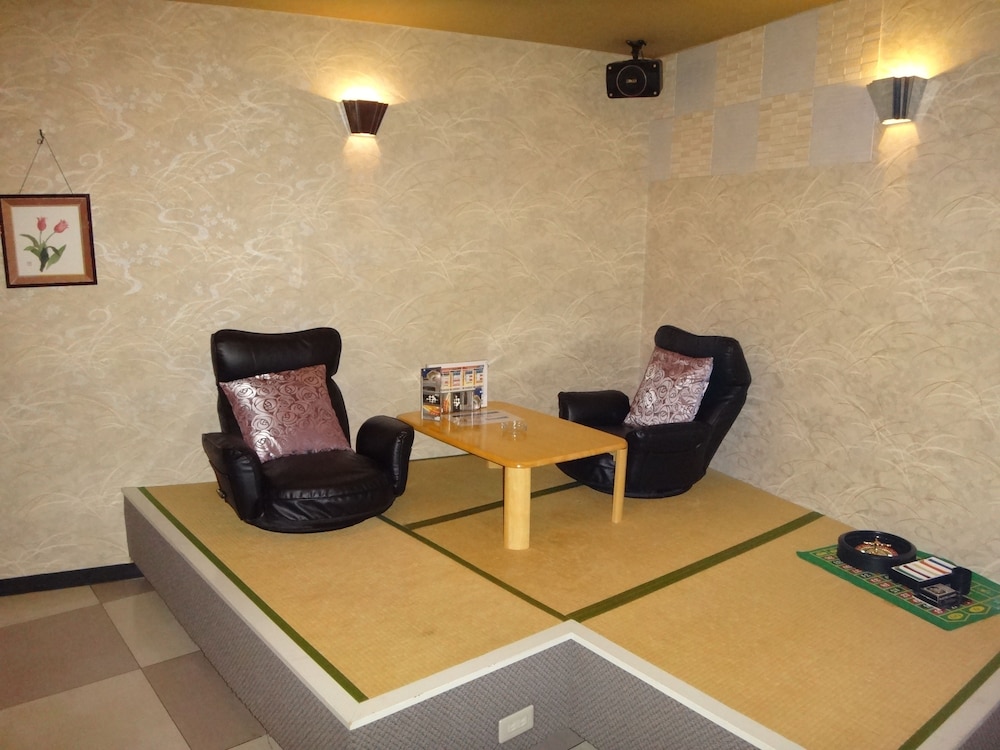 Family Room, Smoking photo 3