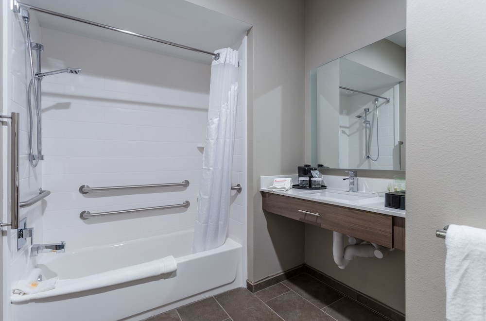 Deluxe Room, 2 Queen Beds, Accessible, Non Smoking (Mobility)