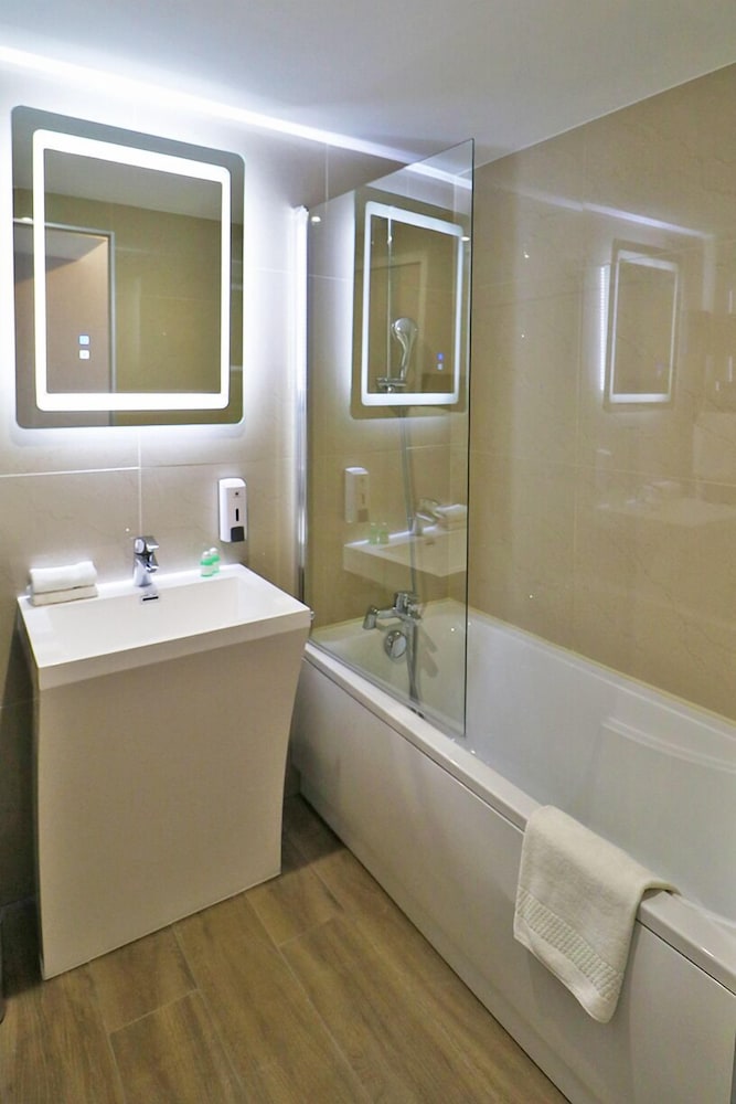 Deluxe Double Room, Balcony - Photo 2