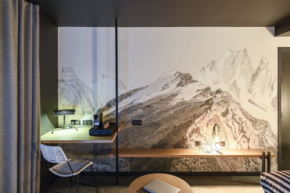 Premium Suite - Photo 5