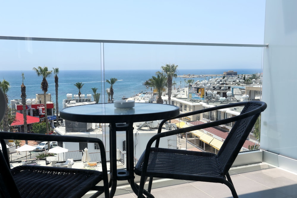 Superior Room, Sea View - Photo 8