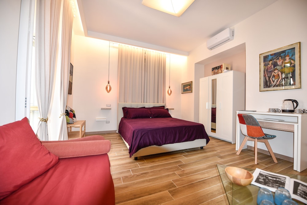 Deluxe Double Room, 1 Queen Bed with Sofa bed, Balcony, City View