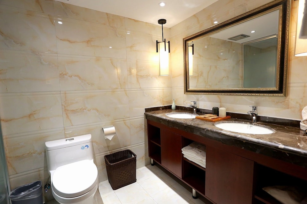 Deluxe Twin Room photo 2