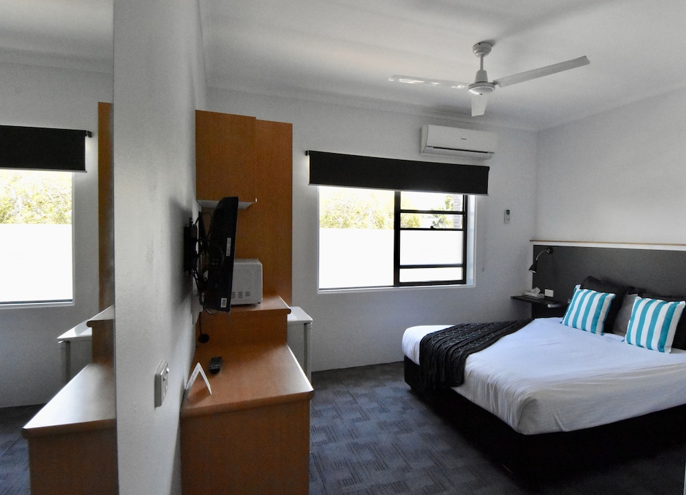 Motel Room photo 3