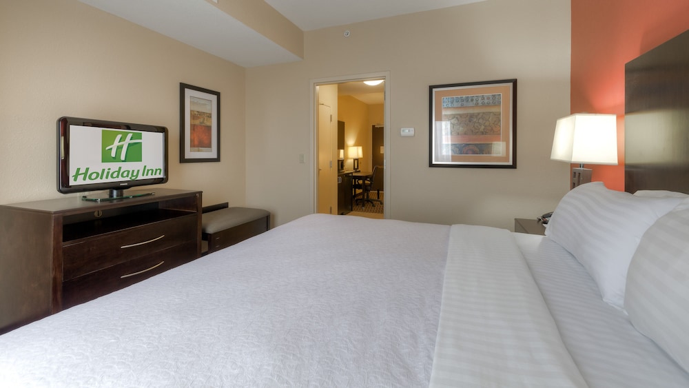 Suite, 1 Bedroom - Photo 1