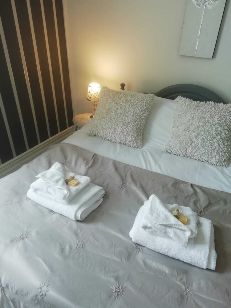 Classic Double Room, Ensuite (hot walls view) photo 2