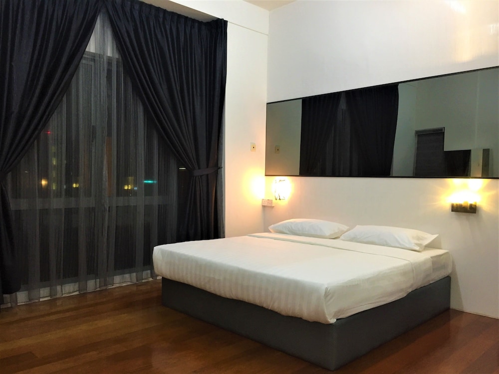 Apartment, 2 Bedrooms, City View, Corner