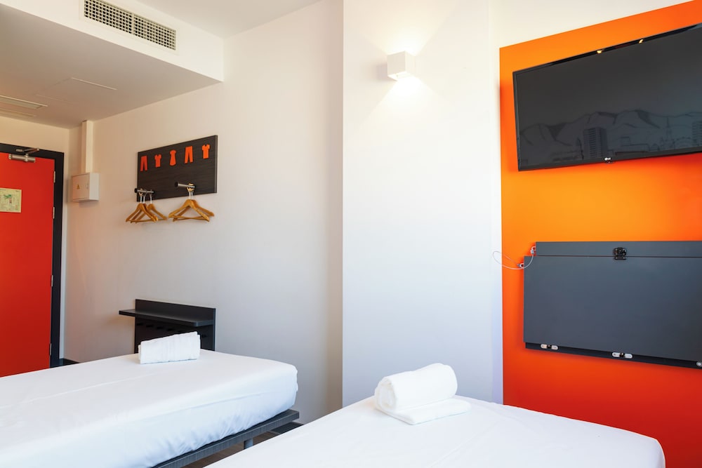 Double Room, 2 single beds, Upper Floor photo 3