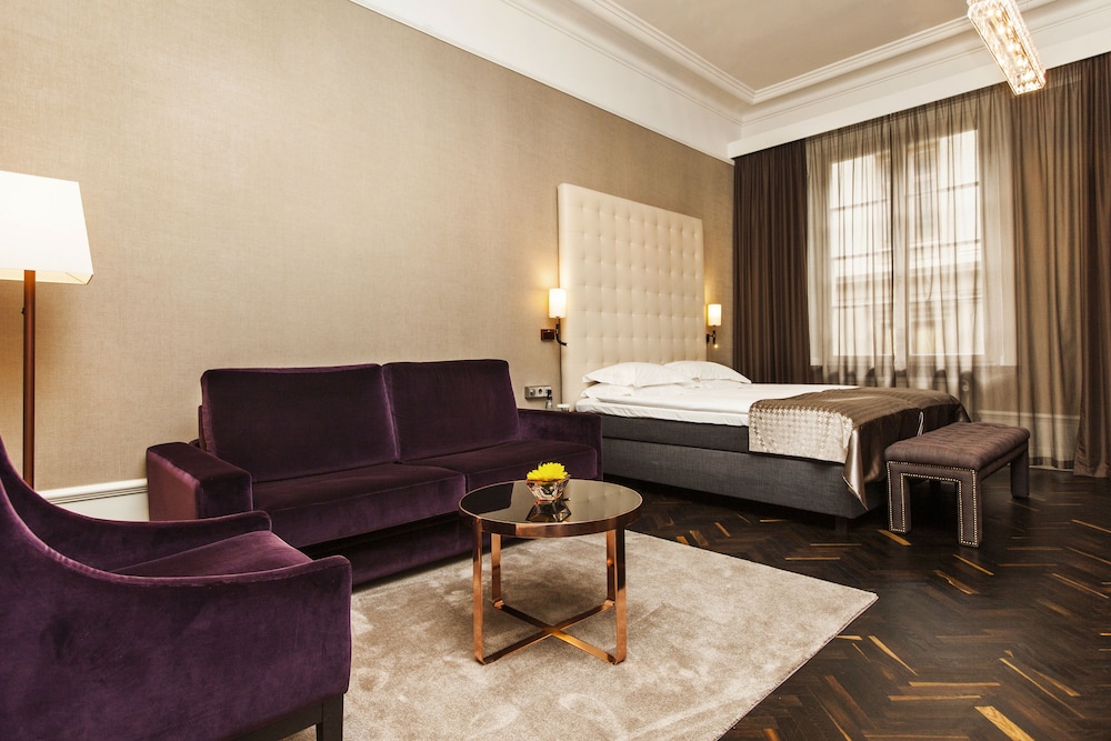 Deluxe Room - Photo 7
