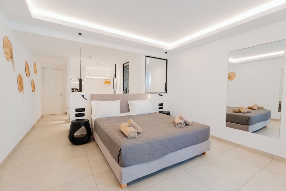 Superior Double Suite with Hot Tub